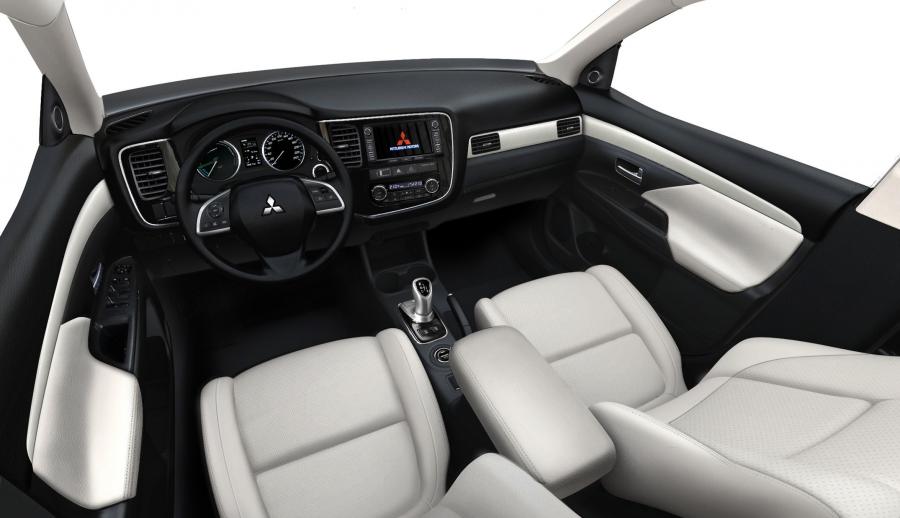  Mitsubishi Outlander PHEV 2012 года  (фото 10 из 48)